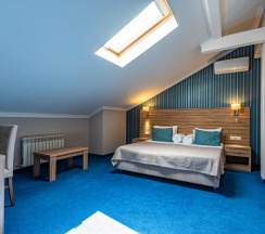 Двухкомнатный семейный "Мансарда" в Blue Marlin Hotel
