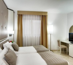 Двухместный номер Standard двуспальная кровать в Mediterraneo Palace Hotel