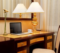 Номер стандарт бизнес с 1 двуспальной кроватью в Гранд мандарин