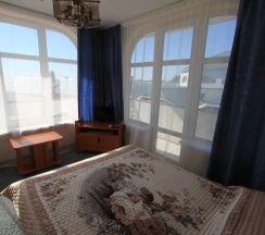 Двухместный номер Standard с балконом и рядом с пляжем двуспальная кровать в Бриз