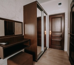 Улучшенный полулюкс двухместный с балконом в Космос