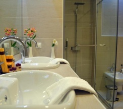 Семейные апартаменты с балконом и с красивым видом из окна в Diana Palace