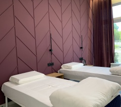 Бордовый  в Кровать