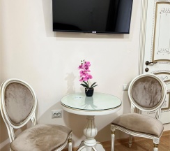 Двухместный номер "Твин комфорт" с балконом в Академия