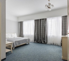 Полулюкс двухкомнатный (3 звезды) в Озеро Зеркальное