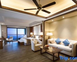 Двухместный семейный номер Standard с видом на море двуспальная кровать в Jinghai Hotel & Resort