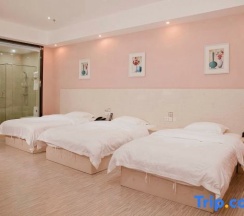 Трёхместный номер Standard в Yiyue Express Hotel