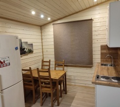 Двухместный коттедж с видом на озеро двуспальная кровать в Гостевой дом 