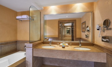 Двухместный номер Superior с видом на бассейн 2 отдельные кровати в JAZ Makadi Star & Spa