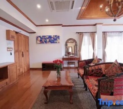 Двухместный номер Deluxe с балконом двуспальная кровать в Baan Huen Phen