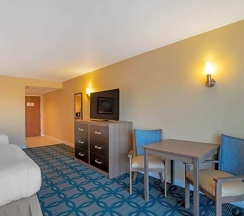 Двухместный номер Standard с балконом 2 отдельные кровати в Best Western Plus Ocean City
