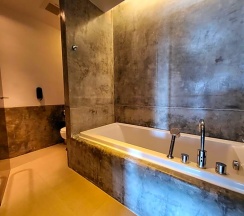 Двухместный номер Deluxe с видом на море двуспальная кровать в The Yama Hotel Phuket