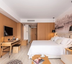 Номер Executive с балконом в Ibis Styles Heraklion Central