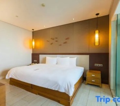 Двухместный люкс Executive с видом на реку (двуспальная кровать) в Sanya Phoenix Waterside Gloria Resort