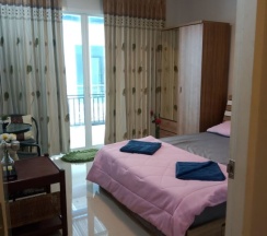Двухместный номер Standard с балконом двуспальная кровать в Mae-Porn Hostel