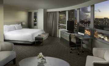 Двухместный полулюкс (двуспальная кровать) в Fontainebleau Miami Beach