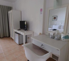 Номер Deluxe рядом с пляжем в On The Hill Karon Resort