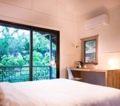 Бунгало с балконом и с видом на сад в Bluerama Resort
