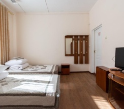 Номер эконом с 3 односпальными кроватями в Маргобай