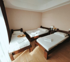 2х комнатные 7-ми местный номер с балконом в Благовещенка