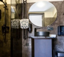 Купол с Фонтаном в Воздух