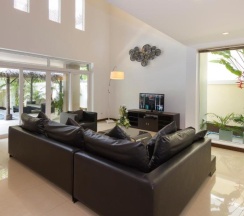 Вилла с 4 комнатами в Tropicana Pool Villa