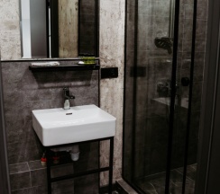 Трёхместный семейный номер Standard с красивым видом из окна в Green Hill Hotel