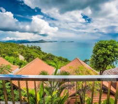 Двухместный номер Deluxe с балконом и с видом на море двуспальная кровать в Samui Bayview Resort & Spa