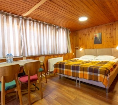 Семейный домик №5 в Allure Lodge