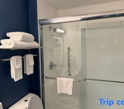 Трёхместный номер Standard в Spark by Hilton Dallas Market Center