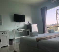 Двухместная студия с балконом двуспальная кровать в Khao Oat Airport