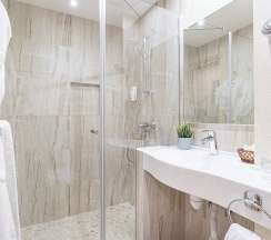 Одноместный номер в Harbor Club Hotel