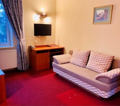 Двухместный двухкомнатный номер I категории "Комфорт" с одной двуспальной кроватью в Фридрихсхофф
