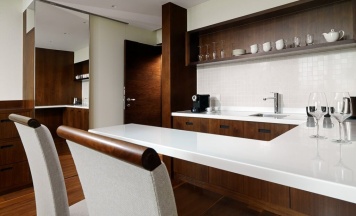 Двухместный люкс Hospitality с видом на реку двуспальная кровать в Minsk Marriott Hotel