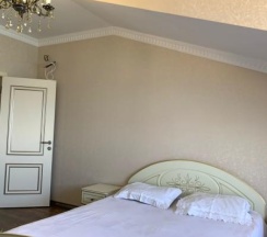 2-комнатные апартаменты стандарт с 1 двуспальной кроватью и диваном (мансарда) в Apart Ru Hotel