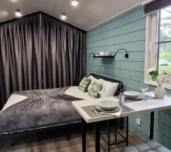 Двухместный коттедж двуспальная кровать в Vonavi Village