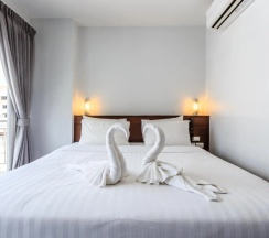 Двухместный номер Superior с балконом двуспальная кровать в 7Q Bangla Hotel