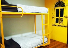 Кровать в общем номере в Sunny Hostel Phuket