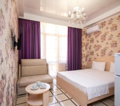 Трехместный номер Комфорт с балконом в Сюзэн