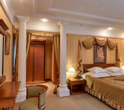 Сюит Голден Гарден в Author Boutique Hotel