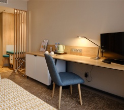 Стандартный номер с двумя односпальными кроватями и софой в Холидей Инн Москва Сокольники