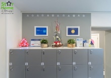 Комната в нежных тонах с двуспальной кроватью. в Star home