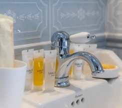 Двухместный полулюкс №4 с 2 комнатами с красивым видом из окна двуспальная кровать в Лель