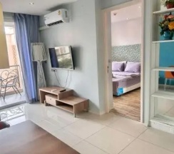 Двухместные апартаменты с видом на бассейн двуспальная кровать в Atlantis Condo Pattaya by Panissara