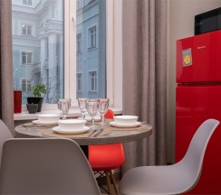 Двух уровневые апартаменты с антресолью в Берисон