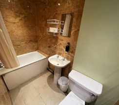 Четырёхместный номер Standard в Somerset Hotel Baker Street London