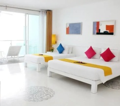 Номер Serene Wing Deluxe Family в Курортный отель The Old Phuket - Karon Beach Resort