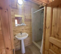 Двухместный коттедж двуспальная кровать в Абхазия