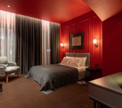 Двухместный номер Superior (двуспальная кровать) в Апартаменты Red room в NikolaevBuilding