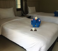 Двухместное бунгало Air-Con с видом на сад двуспальная кровать в Kaibae Beach Resort